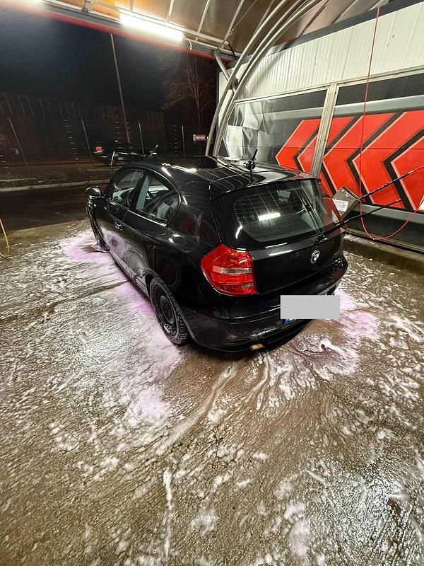 Gebraucht BMW 116 116 PS (85 kW) 2010 Schwarz Kleinwagen