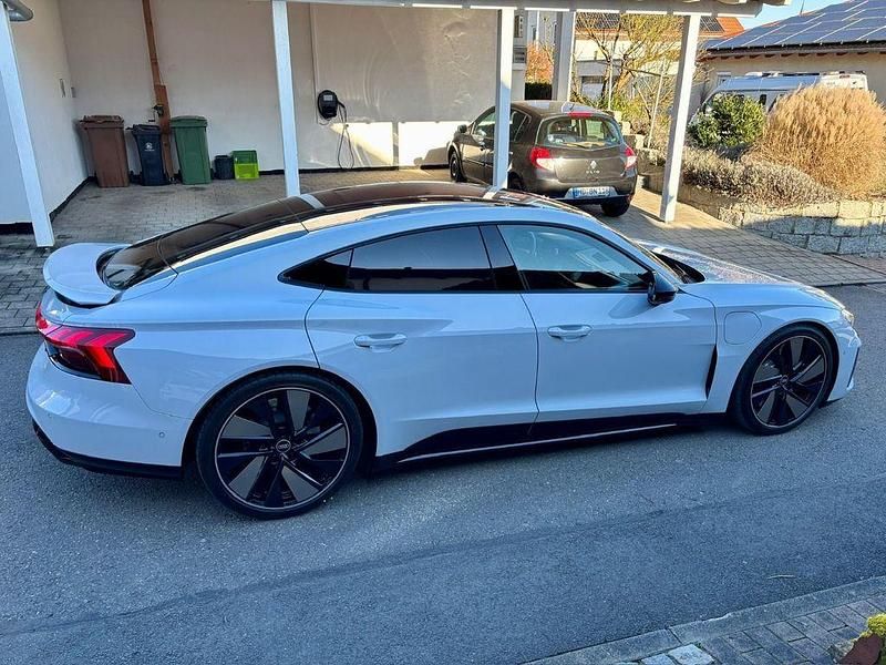 Gebraucht Audi e-tron GT quattro Basis 350 kW (476 PS) 2022 Grau Limousine