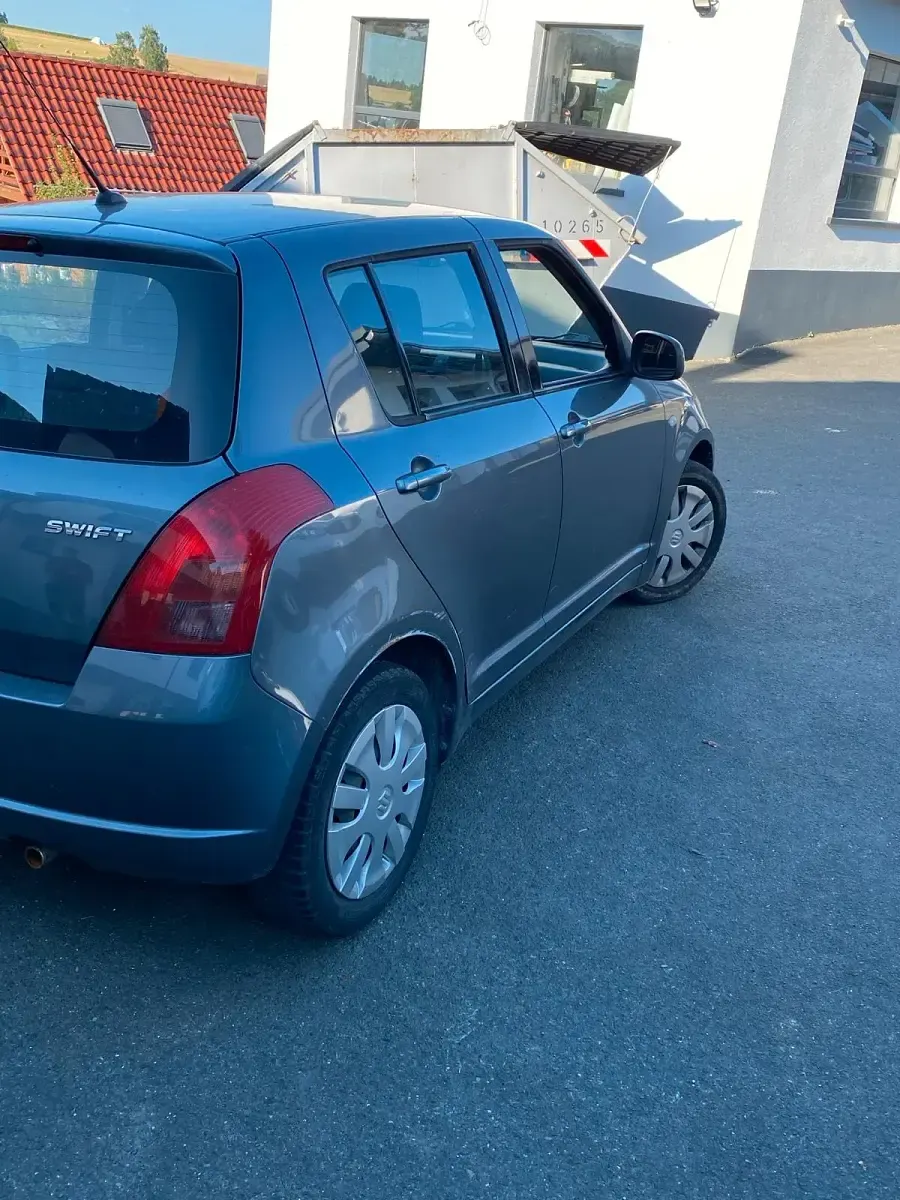 Gebraucht Suzuki Swift 92 PS (67 kW) 2006 Grau Kleinwagen