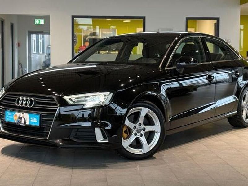 Schwarz Gebraucht 2019 Audi A3 Sport Limousine | 18.995 € (Fairer Preis) - Bild 1/4