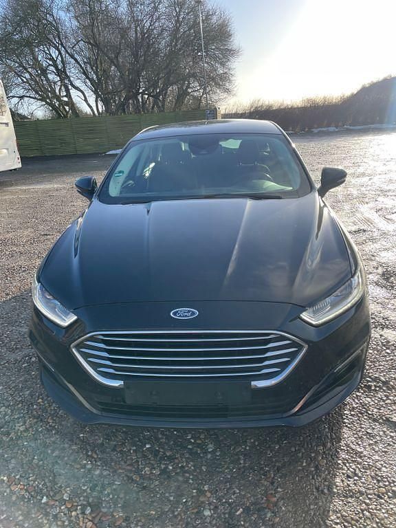 Schwarz Gebraucht 2019 Ford Mondeo Titanium Limousine | 8.200 € (Fairer Preis) - Bild 1/4