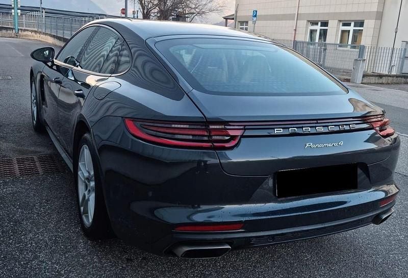 Gebraucht Porsche Panamera 4 330 PS (242 kW) 2017 Grau Limousine