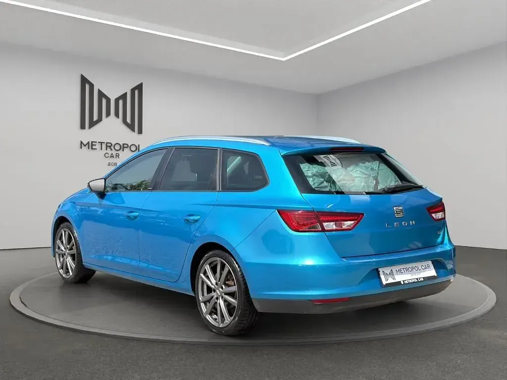 Używany Seat Leon ST CONNECT 150 KM (110 kW) 2015 Niebieski Kombi