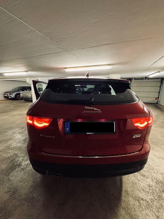 Gebraucht Jaguar F-Pace Prestige 179 PS (131 kW) 2017 Rot SUV