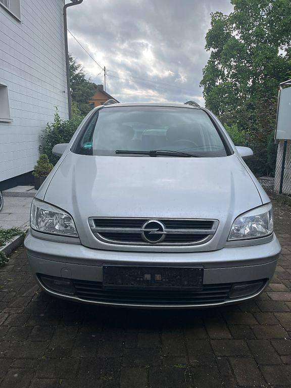 Silber Gebraucht 2004 Opel Zafira Elegance Van / Kleinbus | 899 € (Superpreis) - Bild 1/4