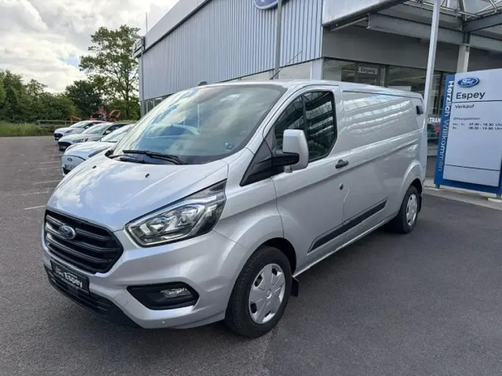 Gebraucht Ford Transit Custom Trend 131 PS (96 kW) 2022 Polar silber (metallic) Van