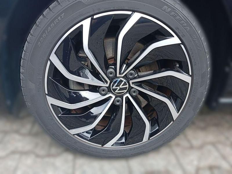 Gebraucht VW Golf VIII Style 150 PS (110 kW) 2023 Schwarz Kombi