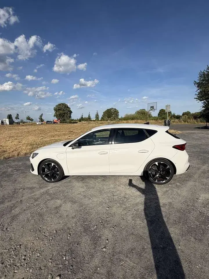 Gebraucht Cupra Leon 204 PS (150 kW) 2022 Weiß Kleinwagen