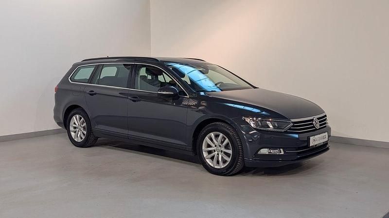 Gebraucht VW Passat 120 PS (88 kW) 2016 Grau Limousine