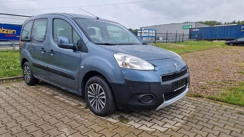 Grau Gebraucht 2013 Peugeot Partner Tepee Active Van / Kleinbus | 5.700 € (Guter Preis) - Bild 1/4