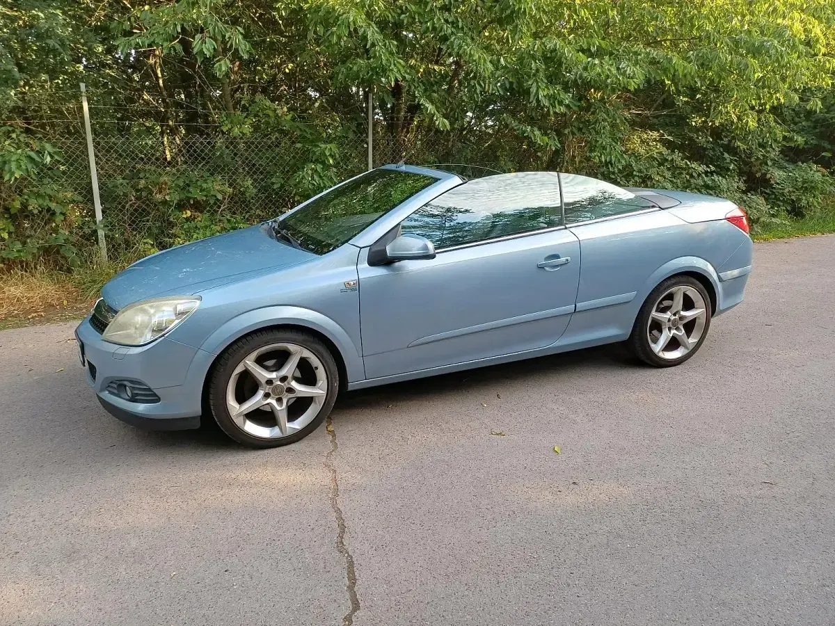 Gebraucht Opel Astra 140 PS (102 kW) 2008 Blau Cabrio