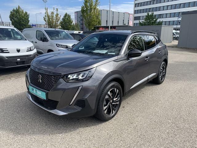 Platinium grau (metallic) Gebraucht 2023 Peugeot 2008 Allure SUV | 23.990 € (Fairer Preis) - Bild 1/4
