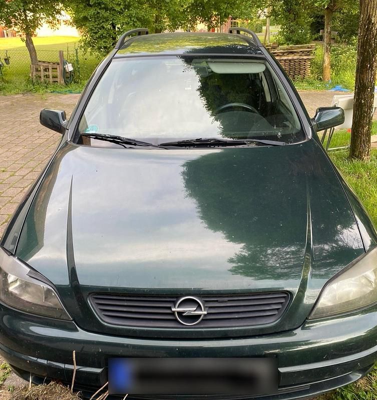 Grün Gebraucht 2001 Opel Astra Kombi | 713 € - Bild 1/4