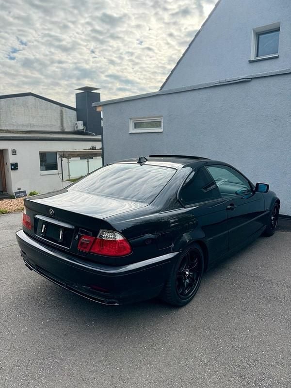 Second-hand BMW 320 150 CP (110 kW) 2000 Negru Coupe