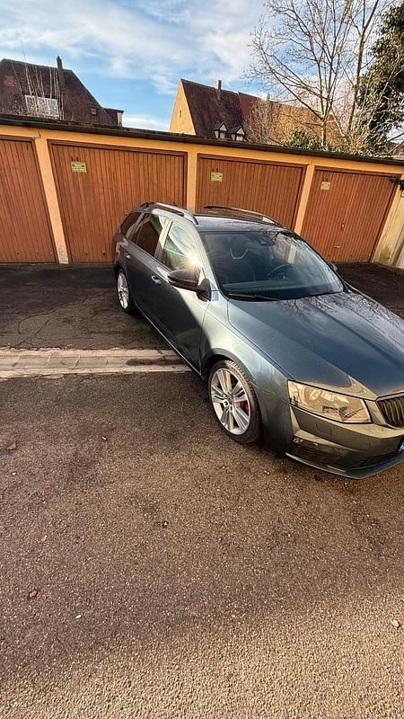 Andere farben Gebraucht 2015 Skoda Octavia RS Kombi | 10.900 € (Guter Preis) - Bild 1/4