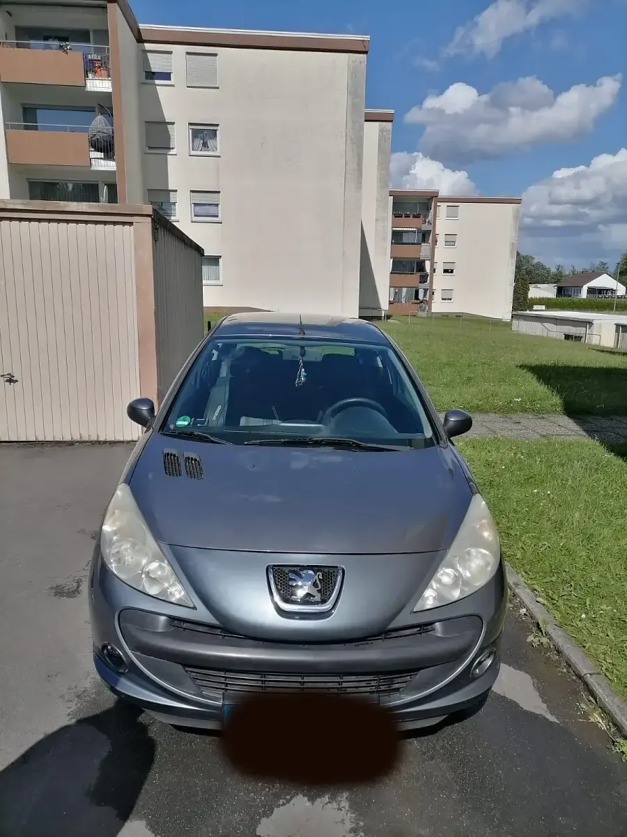 Gebraucht Peugeot 206+ 60 PS (44 kW) 2010 Grau Kleinwagen