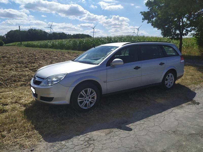 Silber Gebraucht 2005 Opel Vectra Kombi | 2.500 € (Teuer) - Bild 1/4