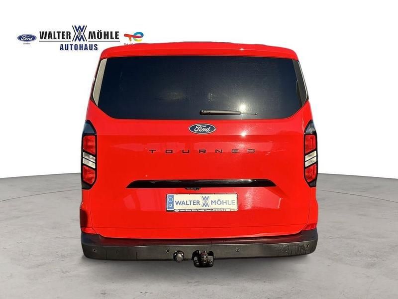 Gebraucht Ford Tourneo Trend 136 PS (100 kW) 2025 Rot Van / Kleinbus