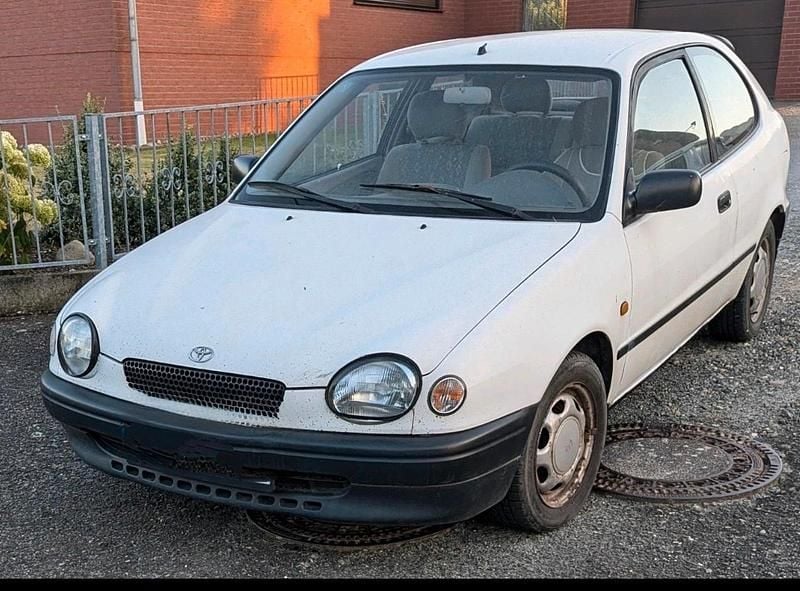Weiß Gebraucht 1998 Toyota Corolla Kleinwagen | 950 € - Bild 1/4