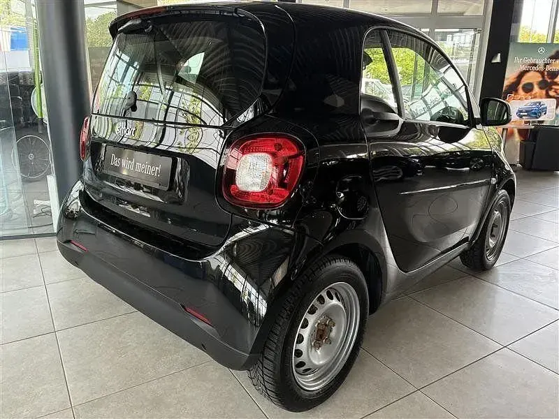 Gebraucht Smart ForTwo Coupé 60 kW (82 PS) 2023 Schwarz Kleinwagen