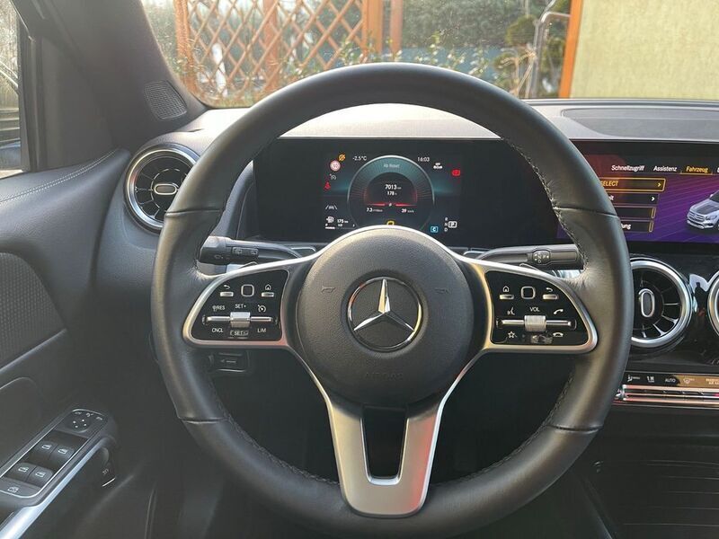 Gebraucht Mercedes GLB200 150 PS (110 kW) 2023 Schwarz SUV