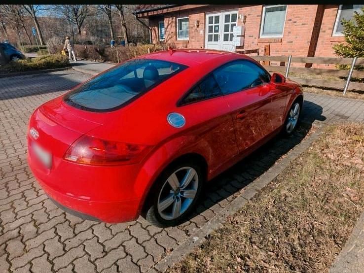 Gebraucht Audi TT 160 PS (117 kW) 2009 Rot Coupé