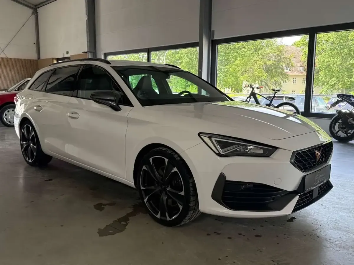 Gebraucht Cupra Leon VZ 245 PS (180 kW) 2023 Weiß Kombi