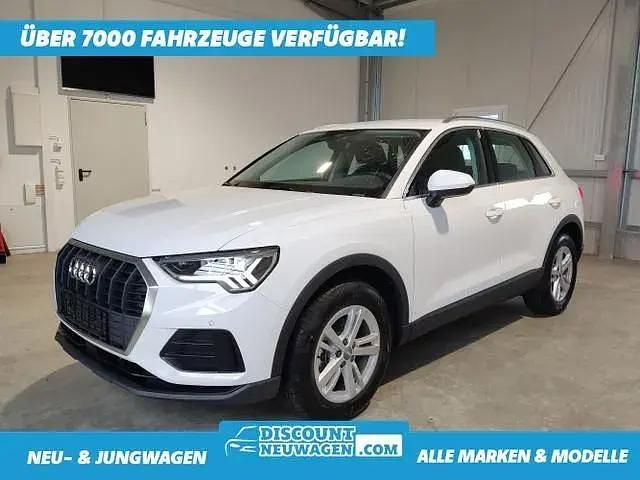 Weiß Gebraucht 2021 Audi Q3 Ambiente SUV | 31.790 € (Etwas zu teuer) - Bild 1/4
