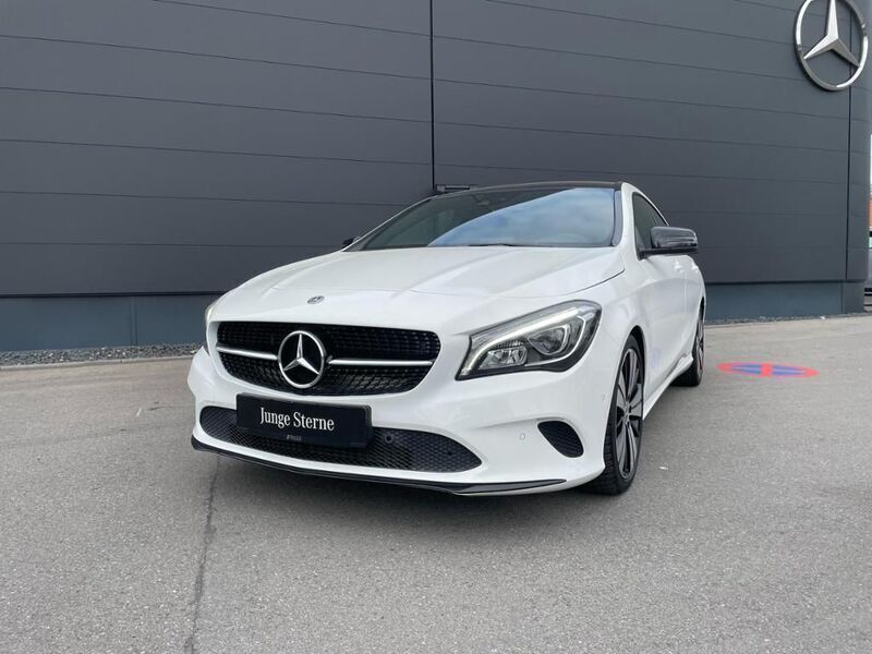 Weiss Gebraucht 2018 Mercedes CLA180 Night Limousine | 22.900 € (Etwas zu teuer) - Bild 1/4