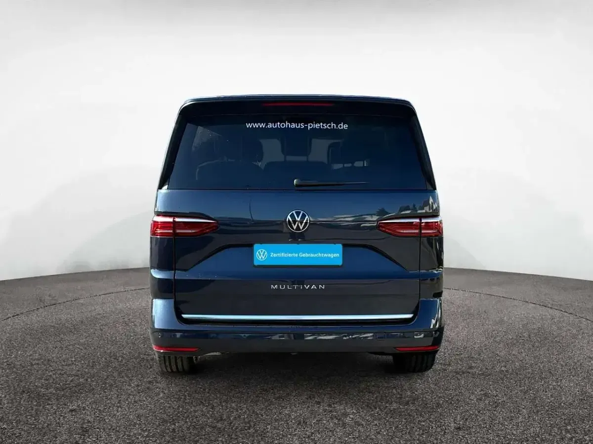 Gebraucht VW Multivan Style 150 PS (110 kW) 2025 Starlight blue metallic Van / Kleinbus