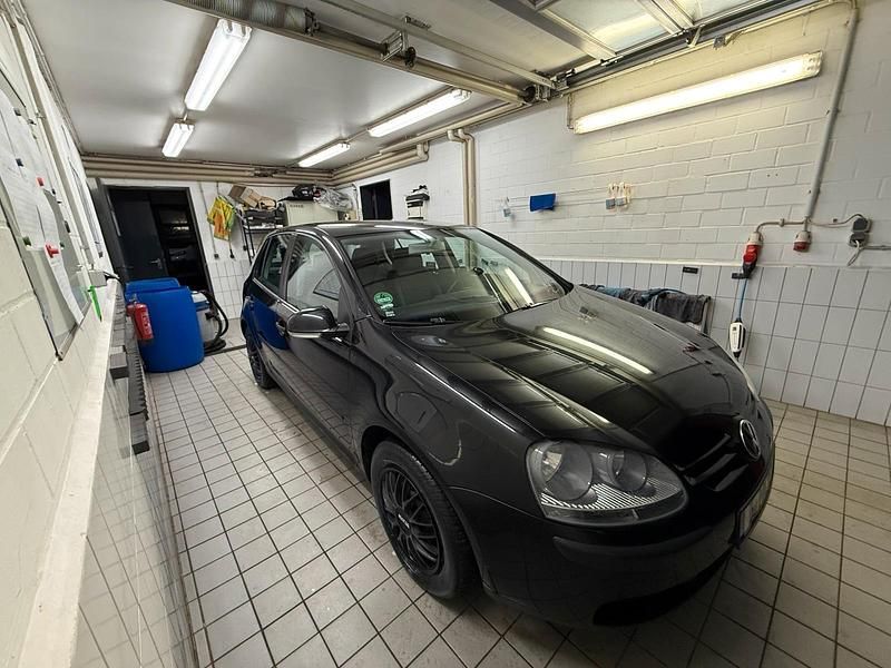 Gebraucht VW Golf IV 75 PS (55 kW) 2003 Schwarz Limousine