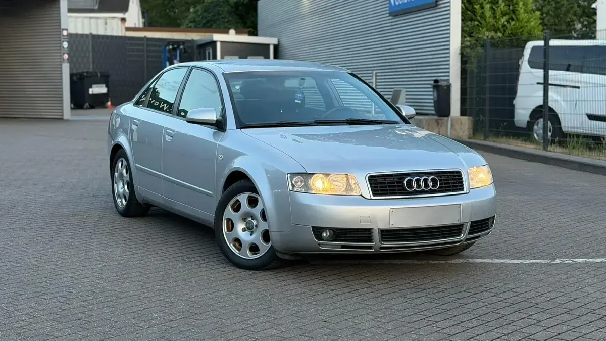 Gebraucht Audi A4 131 PS (96 kW) 2004 Grau Limousine