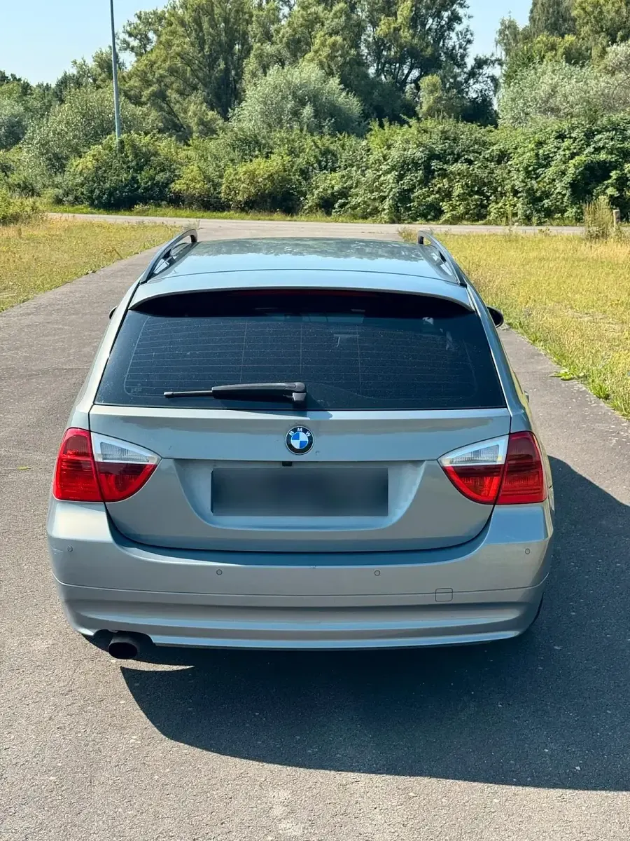 Gebraucht BMW 318 129 PS (94 kW) 2006 Grau Kombi