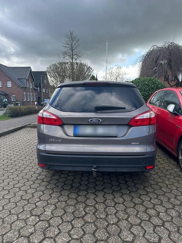 Brugt Ford Focus 125 HK (91 kW) 2012 Grå Stationcar