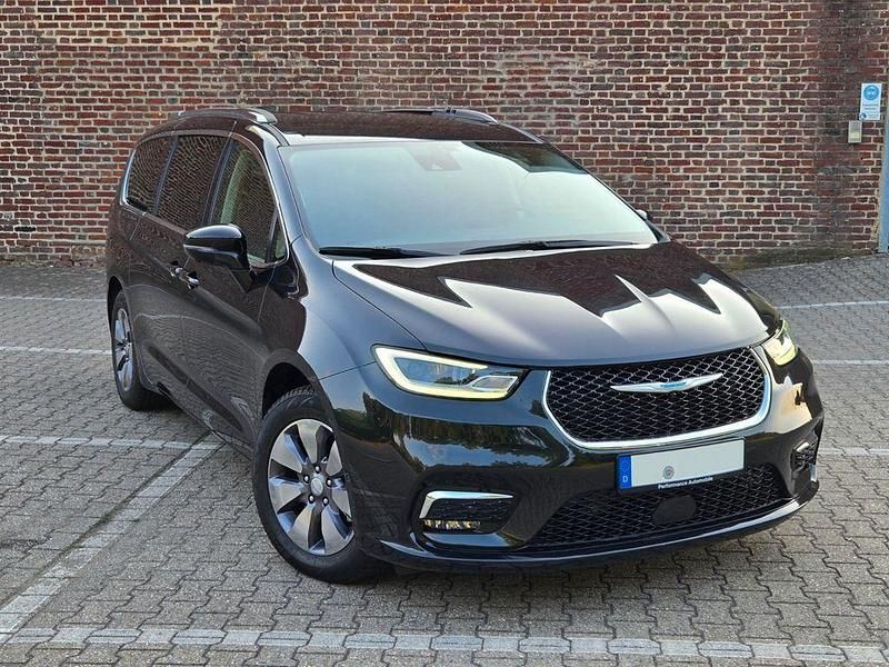 Schwarz Gebraucht 2021 Chrysler Pacifica SUV | 32.800 € (Etwas zu teuer) - Bild 1/4