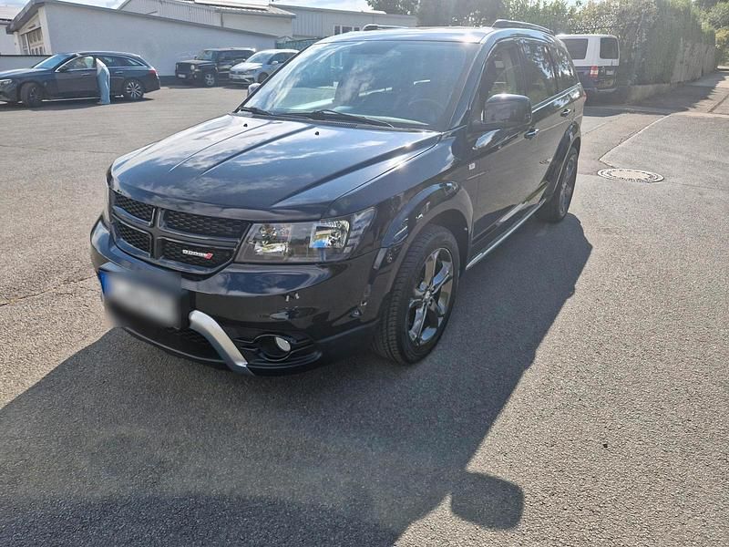 Schwarz Gebraucht 2015 Fiat Freemont SUV | 11.000 € (Fairer Preis) - Bild 1/4