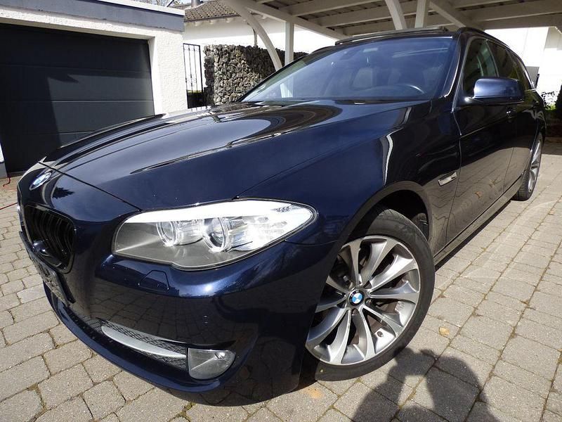 Gebraucht BMW 520 184 PS (135 kW) 2010 Blau Kombi