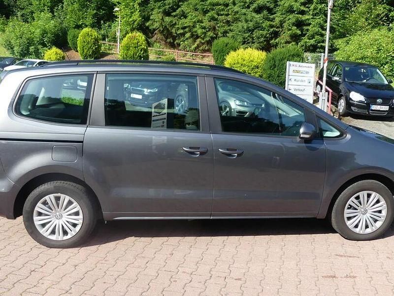 Gebraucht VW Sharan 150 PS (110 kW) 2017 Grau Van / Kleinbus