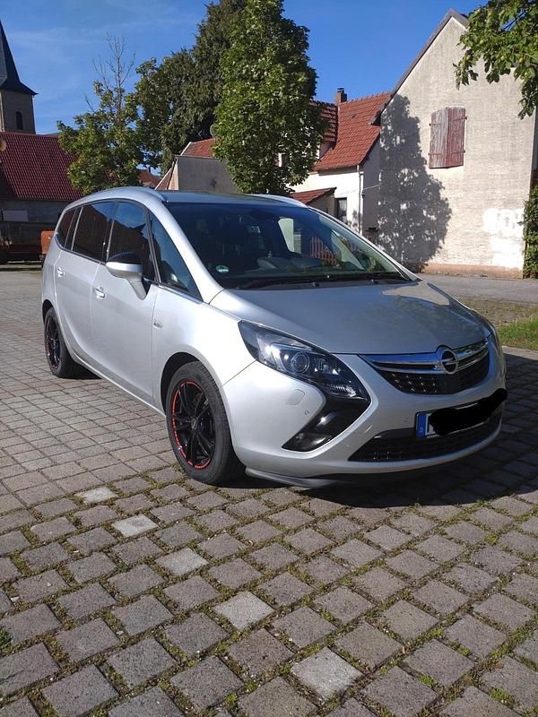 Silber Gebraucht 2014 Opel Zafira Tourer Van / Kleinbus | 9.150 € (Fairer Preis) - Bild 1/4