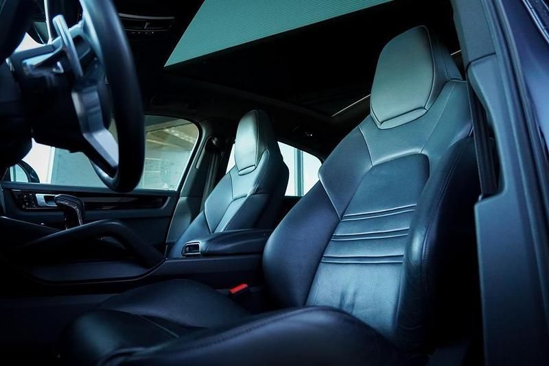 Second-hand Porsche Cayenne 462 CP (339 kW) 2021 Negru SUV
