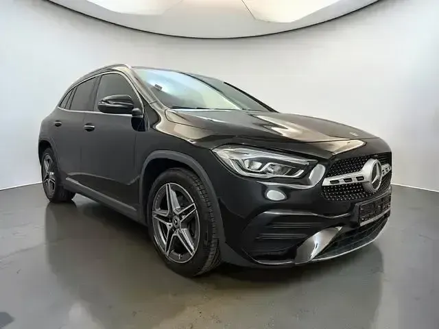 Gebraucht Mercedes GLA220 AMG line 190 PS (139 kW) 2023 Schwarz SUV