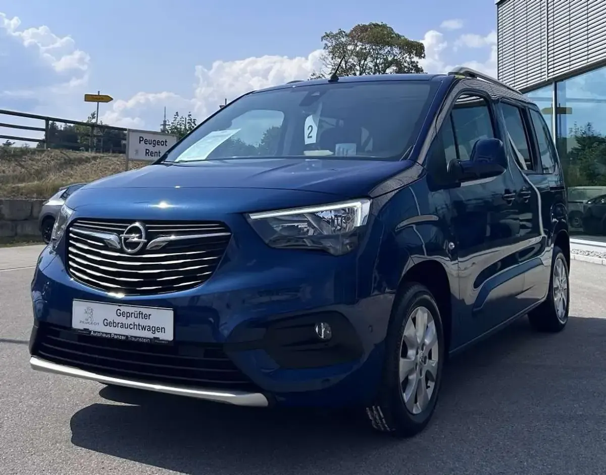 Gebraucht Opel Combo Life Innovation 131 PS (96 kW) 2019 Ozeanblau metallic Van / Kleinbus