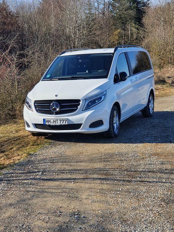 Weiß Gebraucht 2018 Mercedes V250 Avantgarde Van / Kleinbus | 39.999 € (Superpreis) - Bild 1/4