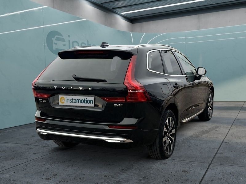 Gebraucht Volvo XC60 Plus 197 PS (144 kW) 2022 Schwarz SUV