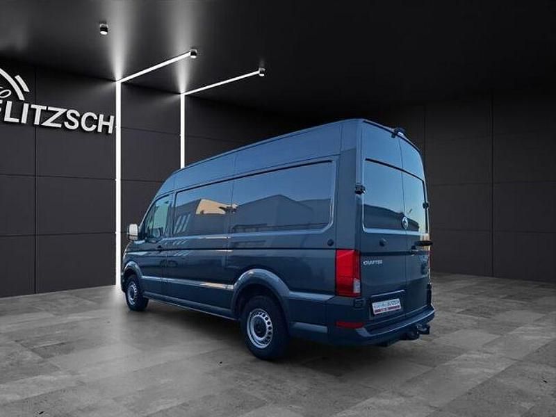 Gebraucht VW Crafter 177 PS (130 kW) 2023 Indiumgrau metallic Van
