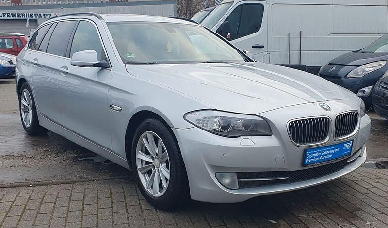 Gebraucht BMW 520 184 PS (135 kW) 2013 Silber Kombi