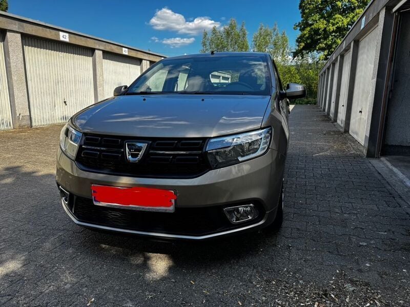 Beige Gebraucht 2020 Dacia Sandero Essentiel Kleinwagen | 9.550 € (Guter Preis) - Bild 1/4