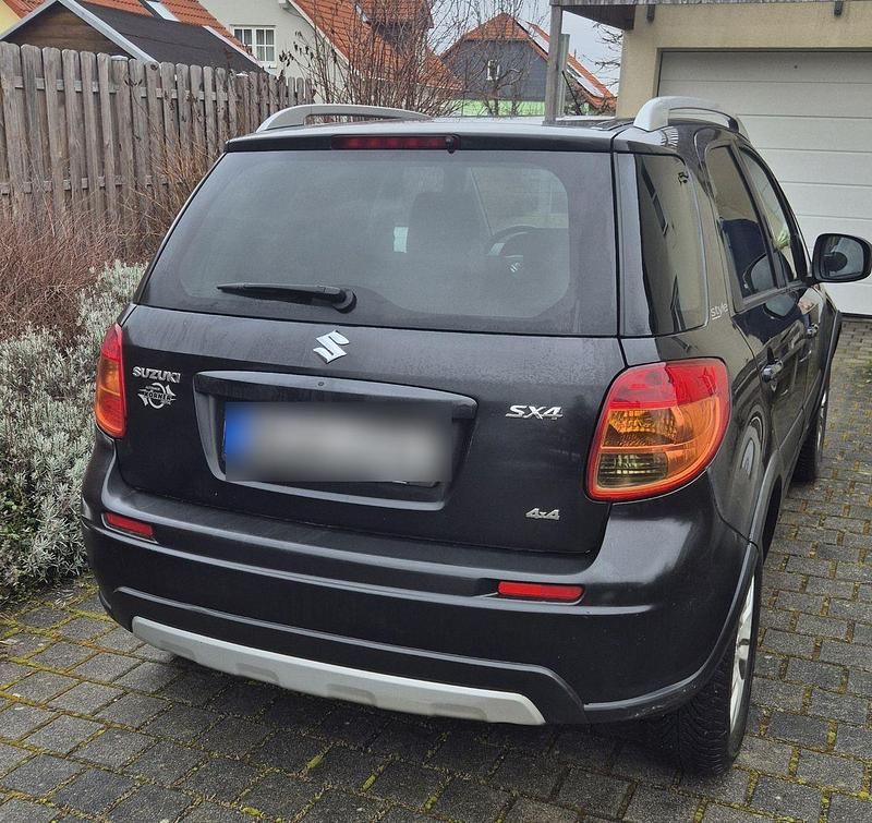 Usado Suzuki SX4 Style 120 HP (88 kW) 2013 Preto Citadino