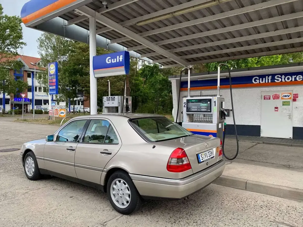 Gebraucht Mercedes C280 Elegance 193 PS (141 kW) 1995 Beige Limousine