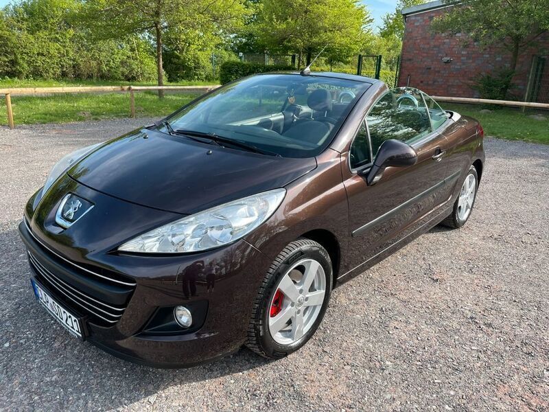 Schwarz Gebraucht 2012 Peugeot 207 CC Filou Cabrio | 3.999 € (Fairer Preis) - Bild 1/4